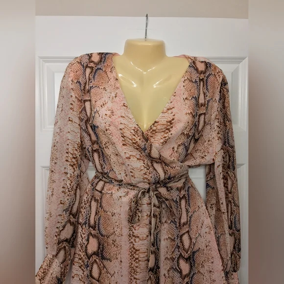 True Wrap Maxi Dress by Bar III Python Snake Skin Print Sz XL - Picture 3 of 7